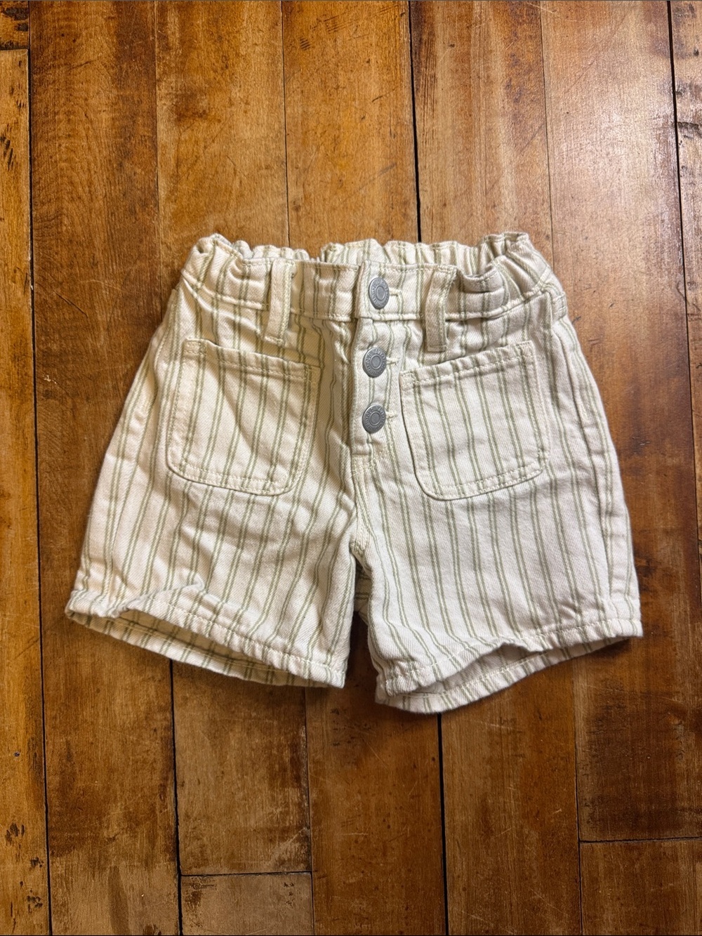 Old Navy Shorts 5T cotton white green stripe summer